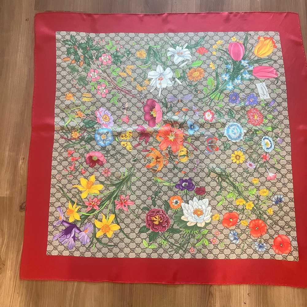 Authentic Gucci silk floral monogram print scarf